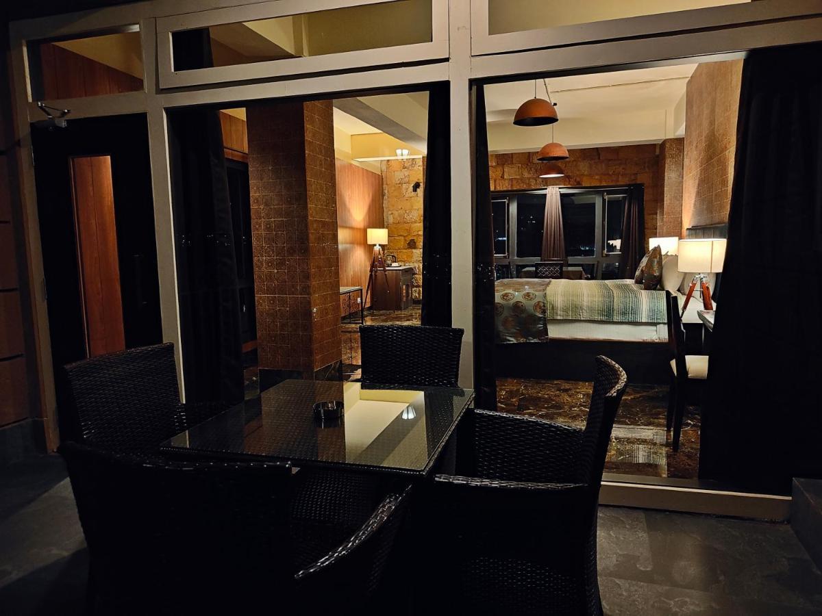 Hotel Acropolis Шиллонг Екстер'єр фото