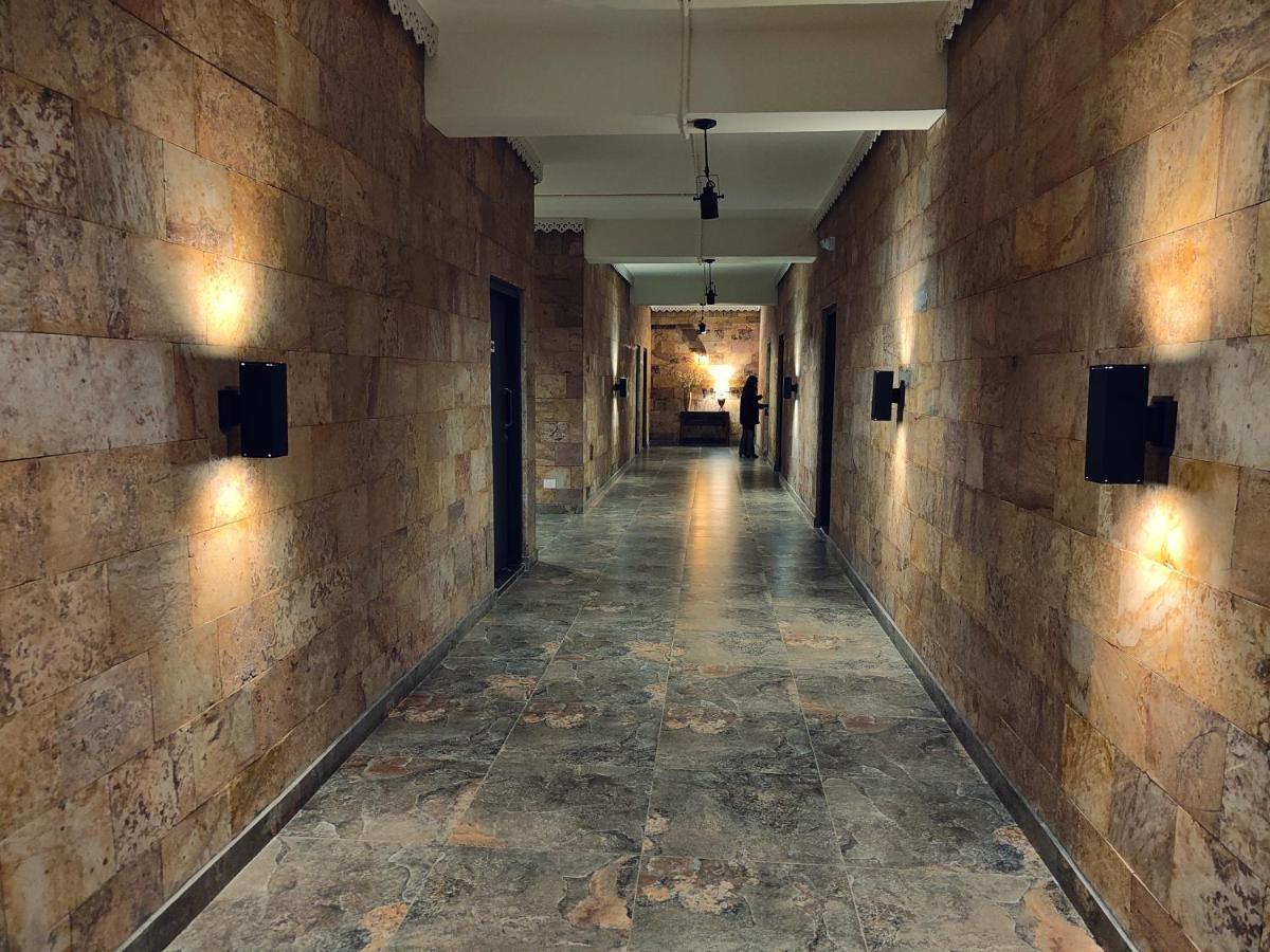 Hotel Acropolis Шиллонг Екстер'єр фото