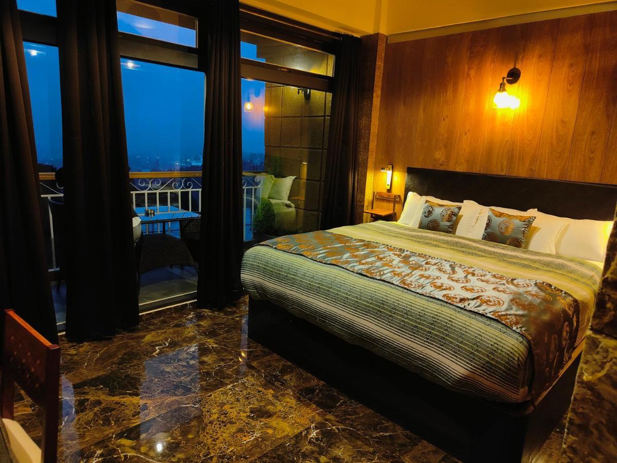 Hotel Acropolis Шиллонг Екстер'єр фото