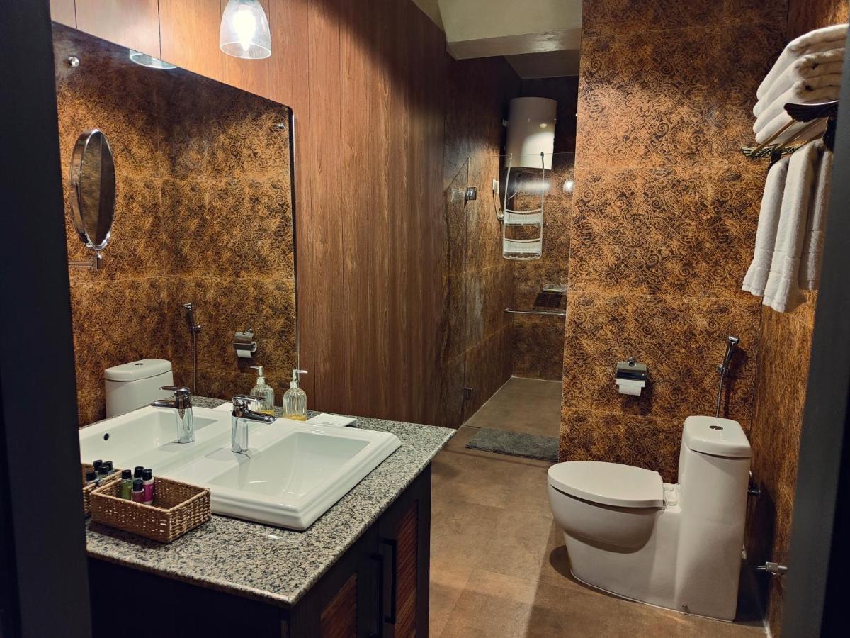 Hotel Acropolis Шиллонг Екстер'єр фото