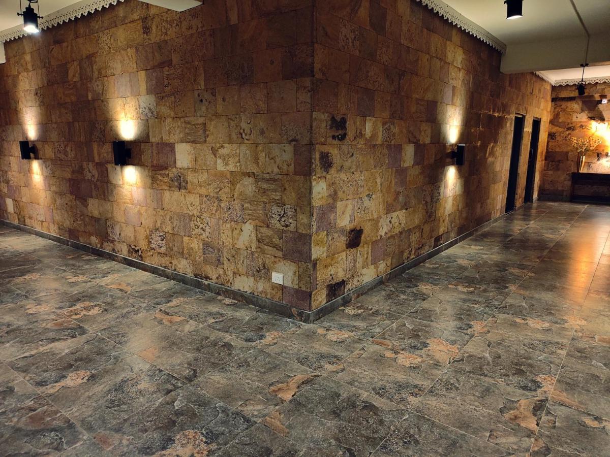Hotel Acropolis Шиллонг Екстер'єр фото