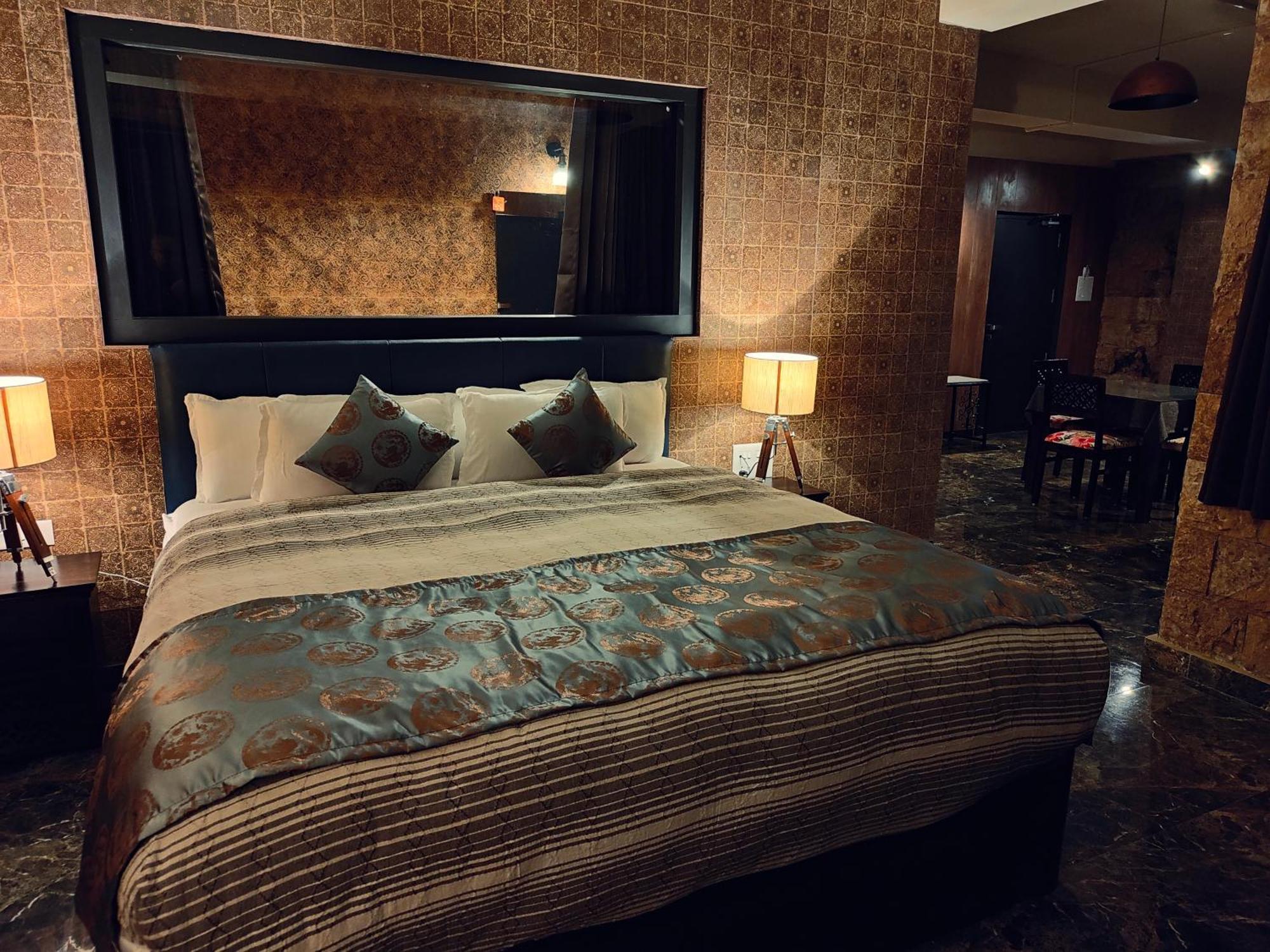 Hotel Acropolis Шиллонг Екстер'єр фото