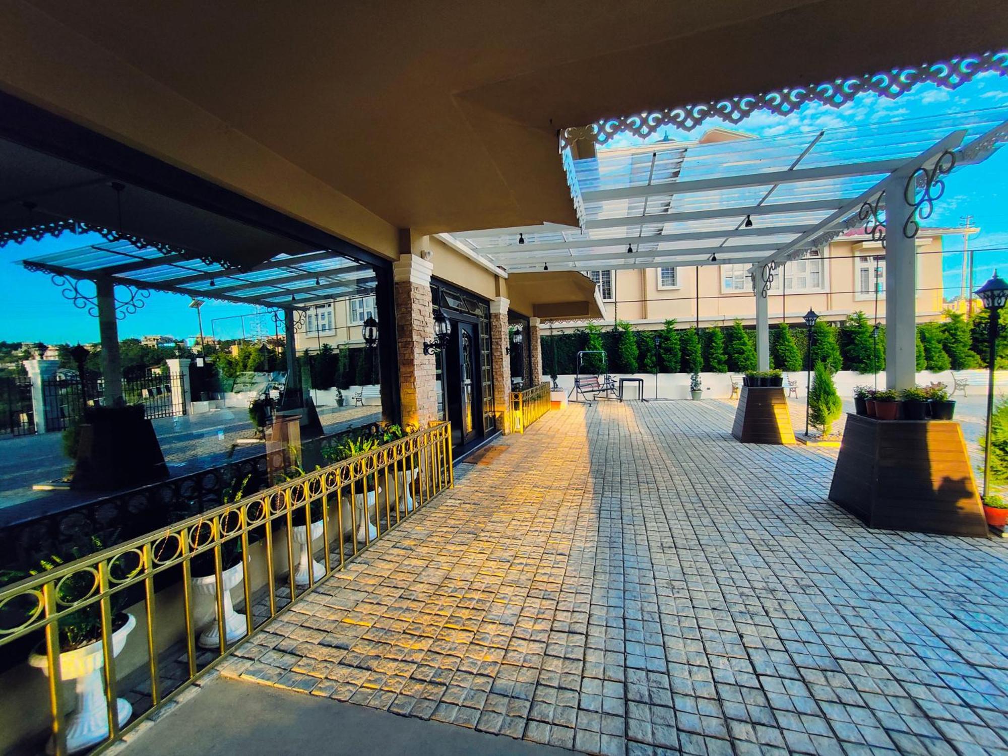 Hotel Acropolis Шиллонг Екстер'єр фото