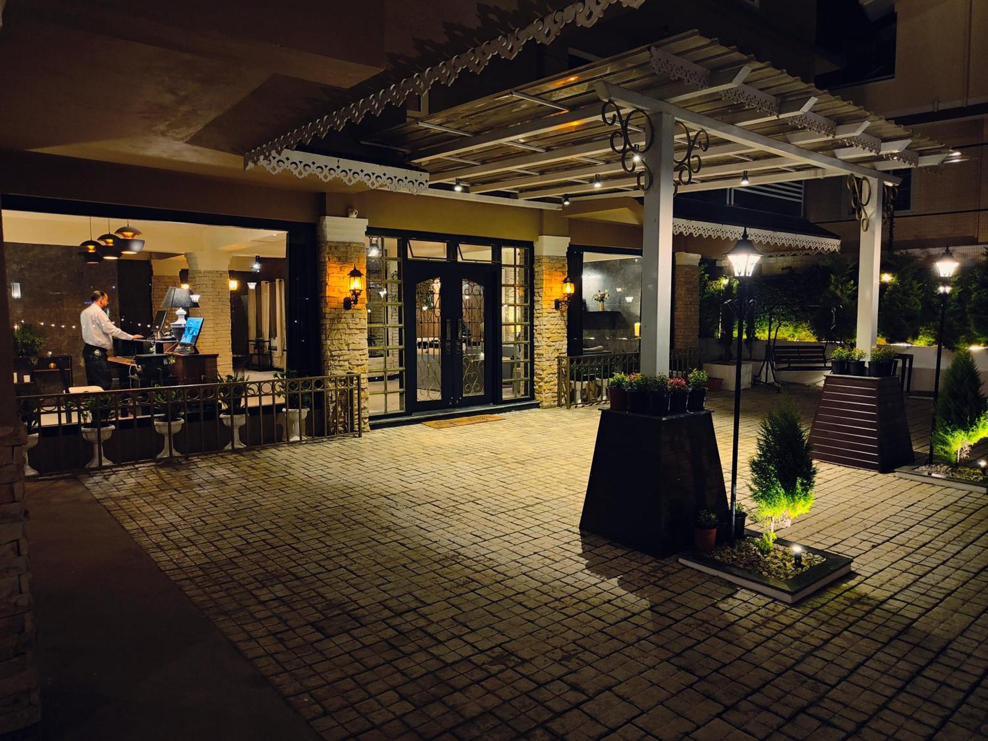 Hotel Acropolis Шиллонг Екстер'єр фото