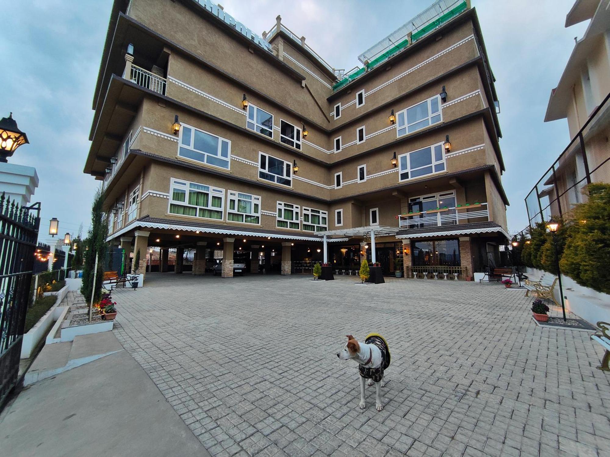 Hotel Acropolis Шиллонг Екстер'єр фото