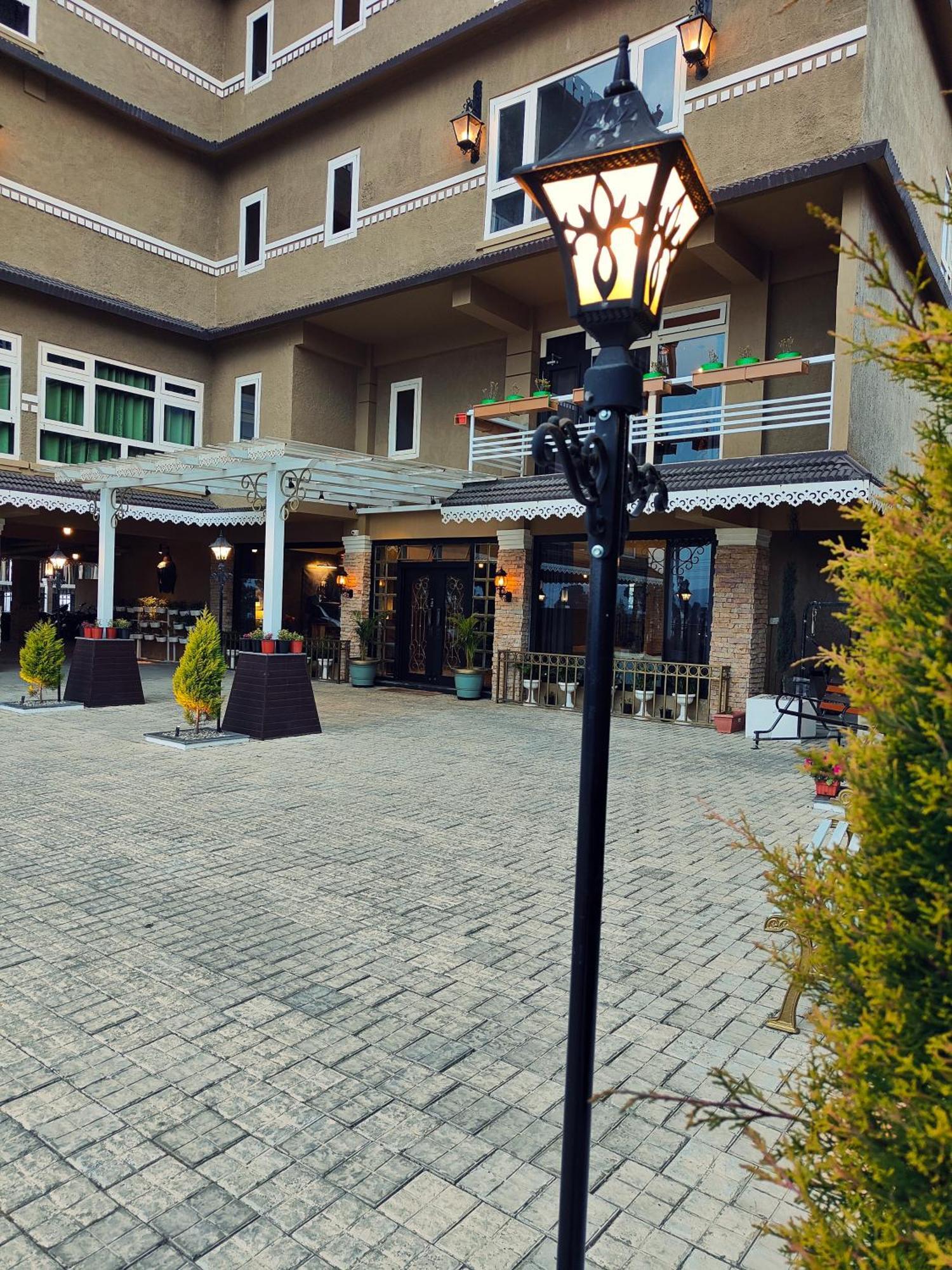 Hotel Acropolis Шиллонг Екстер'єр фото